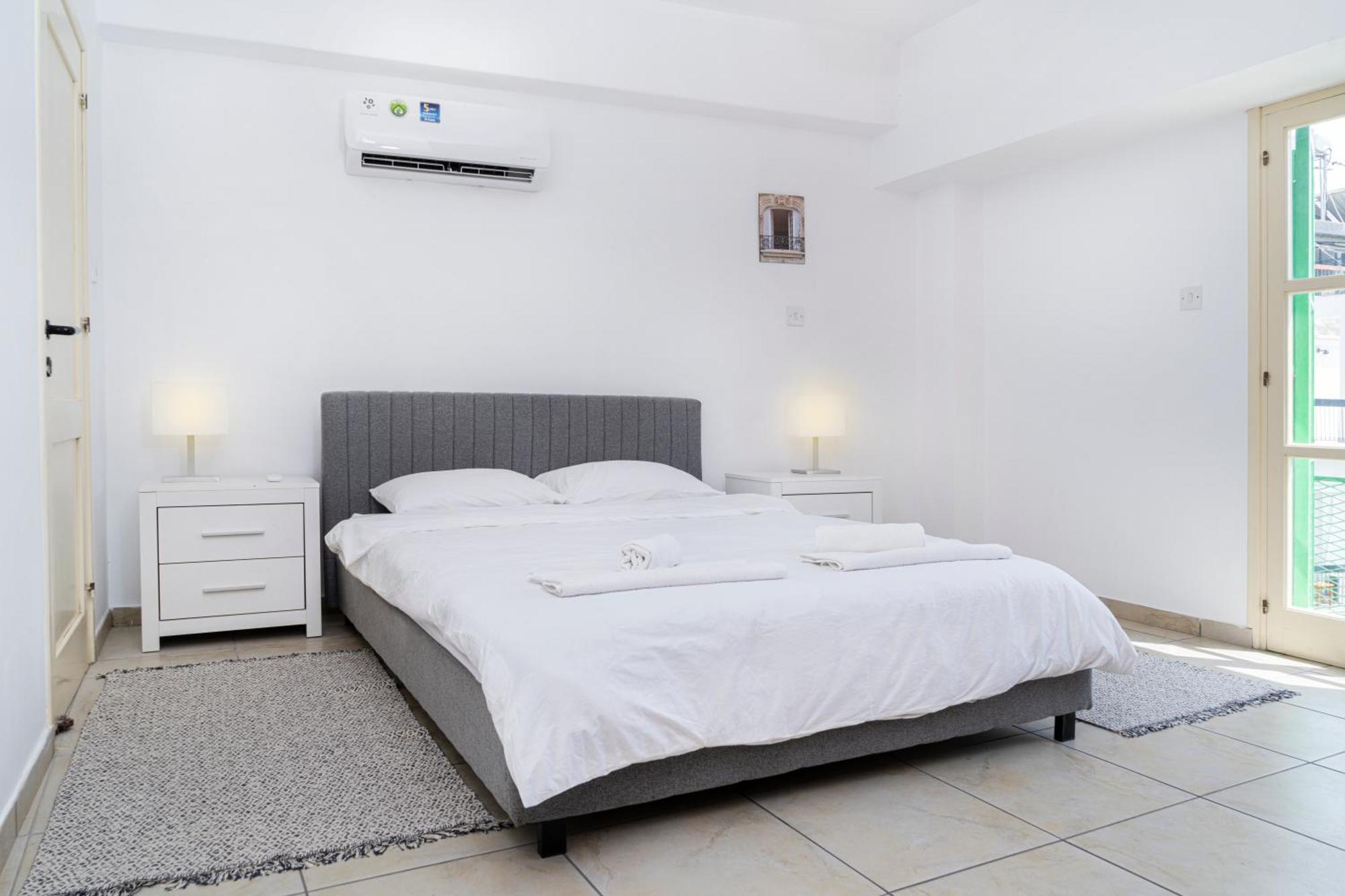 Private Room In Shared Flat Nicosia Exterior foto