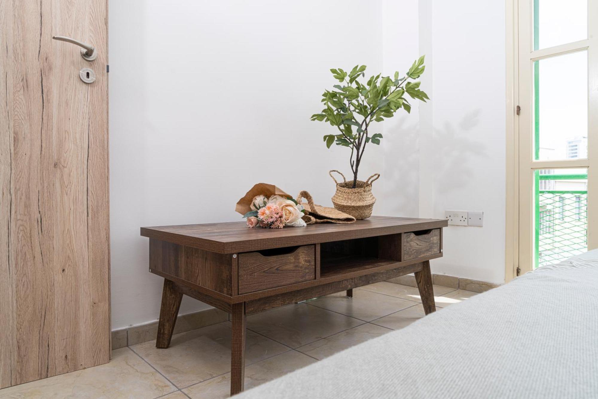 Private Room In Shared Flat Nicosia Exterior foto