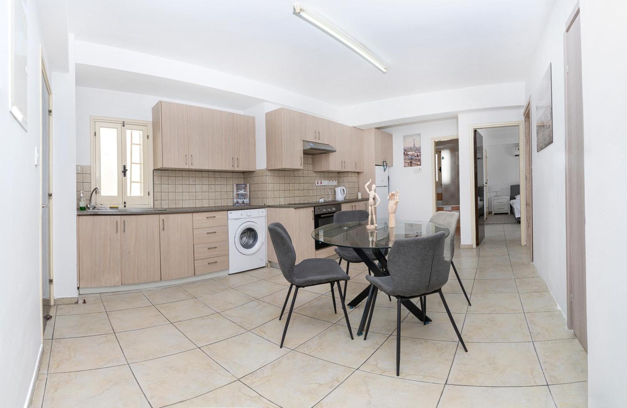 Private Room In Shared Flat Nicosia Exterior foto