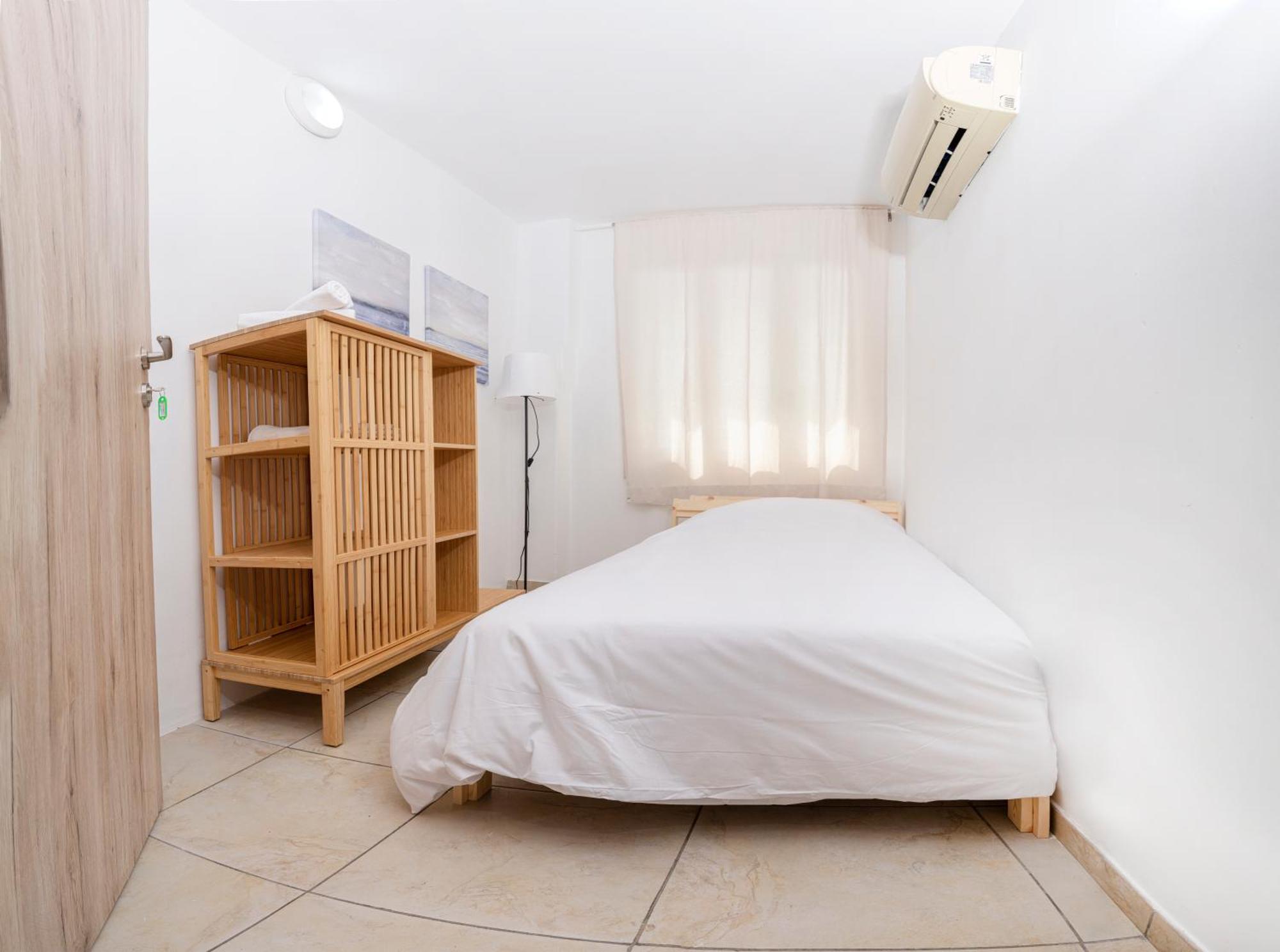 Private Room In Shared Flat Nicosia Exterior foto