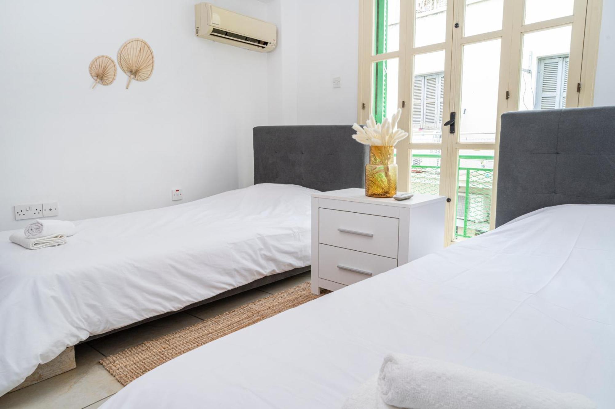 Private Room In Shared Flat Nicosia Exterior foto