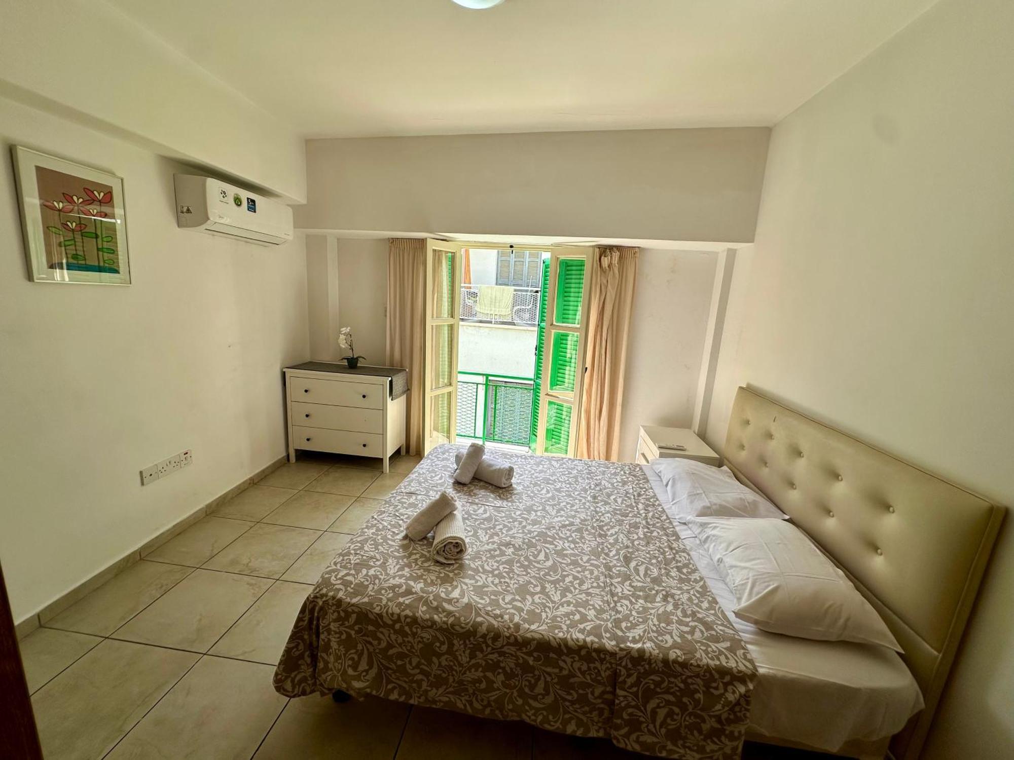Private Room In Shared Flat Nicosia Exterior foto